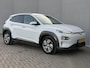 Hyundai Kona Electric EV Limited 64 kWh / SOH 100% / Camera / Navigatie / HUD / ACC Adaptieve Cruise / Elektr. Stoelen / Stoelverwarming & Stoelventilatie / CCS Laden / Dodehoek detectie / KRELL Audio / Achterbank verwarming /