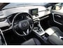 Toyota RAV4 2.5 Hybrid 218pk Bi-Tone I Garantie tot 2031 | Navigatie | JBL | Parkeercamera | Parkeersensoren | Apple Carplay/Android Auto | Stoelverwarming |