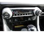 Toyota RAV4 2.5 Hybrid 218pk Bi-Tone I Garantie tot 2031 | Navigatie | JBL | Parkeercamera | Parkeersensoren | Apple Carplay/Android Auto | Stoelverwarming |