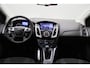 Ford Focus 1.0 EcoBoost Lease Titanium 2012 | Airco | Cruise Control | Parkeersensoren | Boekjes | Lichtmetalen Velgen | Stuurwiel Bediening | Climate Control | Park Assist | Regensensor