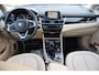 BMW 2-Serie Active Tourer 218i High Executive Navigatie, Panoramadak, Schuif- kanteldak, Stoelverwarming, Lederen interieur, Trekhaak