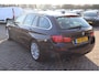 BMW 5-Serie Touring 528xi High Executive Camera, Stoelverwarming, Achterbank verwarmbaar, Navigatie, Cruise control, Lederen interieur, Trekhaak