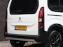 Peugeot Rifter Allure 110pk | Navigatie | Achteruitrijcamera | Airco | Cruise Control | Armsteun | Apple Carplay / Android Auto | DAB+ radio | Bluetooth | Automatisch dimlicht | Regensensor | All seasonbanden | Donker getint glas | 2x Schuifdeur | 16" lichtmetalen velgen |