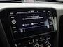 Volkswagen Passat Variant 1.5TSI/150PK DSG Comfort Business DSG · Navigatie · Trekhaak · Apple/Android Car Play ·