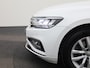 Volkswagen Passat Variant 1.5TSI/150PK DSG Comfort Business DSG · Navigatie · Trekhaak · Apple/Android Car Play ·