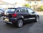 Volkswagen Polo 1.2 TSI Cross Automatische airco, parkeer sensoren voor en achter, led verlichting voor, trekhaak, licht metalen velgen 17 inch, cruise controle, cross polo, enz.