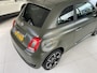 Fiat 500 0.9 TwinAir Turbo Sport Mat Groen Airco - Cruise control - Bluetooth - Groot navigatiesysteem - Mistlampen voor - Licht metalen velgen 16 inch - Start/stop systeem - Stuur leder - Stuur multifunctioneel - Centrale deurvergrendeling met afstandsbediening