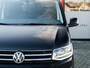 Volkswagen Transporter 2.0 204PK TDI L2H1 DC Highline | 1e Eigenaar | Trekhaak | Leder | 2 Schuifdeuren | Origineel NL | Comfort Stoelen | LED Koplampen Stoelverwarming | Climate Control | Adaptieve Cruise Control | Nieuw Beklede Laadruimte | Lichtmetalen Velgen |