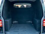 Volkswagen Transporter 2.0 204PK TDI L2H1 DC Highline | 1e Eigenaar | Trekhaak | Leder | 2 Schuifdeuren | Origineel NL | Comfort Stoelen | LED Koplampen Stoelverwarming | Climate Control | Adaptieve Cruise Control | Nieuw Beklede Laadruimte | Lichtmetalen Velgen |