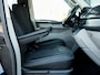 Volkswagen Transporter 2.0 204PK TDI L2H1 DC Highline | 1e Eigenaar | Trekhaak | Leder | 2 Schuifdeuren | Origineel NL | Comfort Stoelen | LED Koplampen Stoelverwarming | Climate Control | Adaptieve Cruise Control | Nieuw Beklede Laadruimte | Lichtmetalen Velgen |
