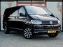 Volkswagen Transporter 2.0 204PK TDI L2H1 DC Highline | 1e Eigenaar | Trekhaak | Leder | 2 Schuifdeuren | Origineel NL | Comfort Stoelen | LED Koplampen Stoelverwarming | Climate Control | Adaptieve Cruise Control | Nieuw Beklede Laadruimte | Lichtmetalen Velgen |