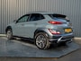 Hyundai Kona 1.6 GDI HEV Premium Sky | Trekhaak | Head Up | Leder | Adapt. cr. | Prijs Rijklaar!!