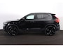 Volvo XC40 B3 Plus Black Edition - Panorama/schuifdak - IntelliSafe Assist & Surround - 360º Camera - Harman/Kardon audio - Verwarmde voorstoelen & stuur - Parkeersensoren voor & achter - Elektr. bedienb. voorstoelen met geheugen links - Draadloze tel. lader - Extra getint glas - Elektr. inklapbare trekhaak - 20' LMV