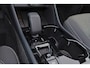 Volvo XC40 B3 Plus Black Edition - Panorama/schuifdak - IntelliSafe Assist & Surround - 360º Camera - Harman/Kardon audio - Verwarmde voorstoelen & stuur - Parkeersensoren voor & achter - Elektr. bedienb. voorstoelen met geheugen links - Draadloze tel. lader - Extra getint glas - 20' LMV