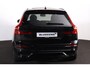 Volvo XC60 T8 Recharge AWD Ultra Black Edition - Luchtvering - Panorama/schuifdak - 360º Camera - Bowers & Wilkins audio - Adaptieve LED koplampen - Verwarmde voorstoelen, stuur & achterbank - Parkeersensoren voor & achter - Elektr. bedienb. voorstoelen met geheugen - Draadloze tel. lader - Extra getint glas - Elektr. inklapbare trekhaak - 21' LMV