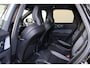 Volvo XC60 T8 Recharge AWD Ultra Black Edition - Luchtvering - Panorama/schuifdak - 360º Camera - Bowers & Wilkins audio - Adaptieve LED koplampen - Verwarmde voorstoelen, stuur & achterbank - Parkeersensoren voor & achter - Elektr. bedienb. voorstoelen met geheugen - Draadloze tel. lader - Extra getint glas - Elektr. inklapbare trekhaak - 21' LMV