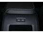 Volvo XC60 T8 Recharge AWD Ultra Black Edition - Luchtvering - Panorama/schuifdak - 360º Camera - Bowers & Wilkins audio - Adaptieve LED koplampen - Verwarmde voorstoelen, stuur & achterbank - Parkeersensoren voor & achter - Elektr. bedienb. voorstoelen met geheugen - Draadloze tel. lader - Extra getint glas - Elektr. inklapbare trekhaak - 21' LMV