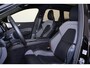Volvo XC60 T8 Recharge AWD Ultra Black Edition - Luchtvering - Panorama/schuifdak - 360º Camera - Bowers & Wilkins audio - Adaptieve LED koplampen - Verwarmde voorstoelen, stuur & achterbank - Parkeersensoren voor & achter - Elektr. bedienb. voorstoelen met geheugen - Draadloze tel. lader - Extra getint glas - Elektr. inklapbare trekhaak - 21' LMV