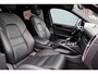 Porsche Cayenne Coupé 3.0 Aut8 | Luchtvering | Panoramadak | BOSE | Trekhaak | Leder | Memory | Stoelverwarming V+A | PDLS | Sport-Chrono-pakket | Soft-Close | Verwarmd Stuurwiel |
