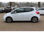 Kia Venga 1.4 CVVT Edition / Panoramadak / Camera / Half leder / Keyless / Navigatie / 16'' / Bluetooth / Armsteun voor