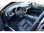 Volvo V60 Cross Country B5 Automaat AWD Pro |Semi electrische Trekhaak|Standkachel, Stoelverwarming voor, Stuurwielverwarming, Elektrisch bedienbare voorstoelen met geheugen, Panoramadak, Harman Kardon audio, Draadloos opladen telefoon, 20 Inch Lichtmetalen velgen
