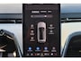 Volvo EX90 Performance Ultra 111 kWh - Luchtvering - Panoramadak - IntelliSafe Assist & Surround - 360º Camera - Bose Audio - Verwarmde voorstoelen, stuur & achterbank - Head up display - Extra getint glas - Elektr. inklapbare trekhaak - 22' LMV