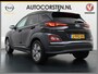 Hyundai Kona Electric ** Gereserveerd** EV 64kWh 204pk SOH 100% Premium Leer Warmtepomp Head-Up Display Apple Carplay Android Navi Camera Elektr.Stoelen+Leer+Verwarmd+Gekoeld Adaptive Cruise/Stop&Go Zelfsturend Multimedia Forward-Collision-Avoidance-Assist (FCA)Led Keyless DAB+ Keyless Pdc Subwoofer Bluetooth Dodehoek detector Privacy Glas Rijstrooksensor Orgin.NLse auto € 45.000 nieuw 1e eigenaar Volledig Dealer Onderhouden! laatste beurt 131.000km