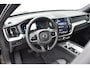 Volvo XC60 T6 Plus Black Edition | Zitverhoger Achter | BLIS | Verwarmbare Voorstoelen + Stuurwiel |