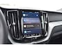 Volvo XC60 T6 Plus Black Edition | Zitverhoger Achter | BLIS | Verwarmbare Voorstoelen + Stuurwiel |