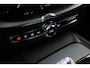 Volvo XC60 T6 Plus Black Edition | Zitverhoger Achter | BLIS | Verwarmbare Voorstoelen + Stuurwiel |