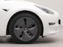 Tesla Model 3 Standard RWD Plus 60 kWh | SoH 90,9% | Apple Carplay | Wifi | Voorstoelen verwarmd | 360 camera | Dode hoek detector | Panorama dak | Spraakbediening Navigatie |