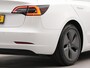 Tesla Model 3 Standard RWD Plus 60 kWh | SoH 90,9% | Apple Carplay | Wifi | Voorstoelen verwarmd | 360 camera | Dode hoek detector | Panorama dak | Spraakbediening Navigatie |
