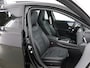 Mercedes-Benz A-klasse 250 e Business Solution AMG | Panoramaschuifdak | AMG Plus Line | Head up | Nightpakket | 19 inch AMG-velgen |