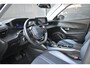 Peugeot 2008 1.2 PureTech Allure 130pk Automaat | 1e Eig. | Adaptive Cruise | Navigatie | Voorruitverwarming | Achteruitrijcamera | Half-Leder | Dealeronderhouden |