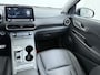 Hyundai Kona Electric EV 64kWh SOH 100% Leer Warmtepomp Camera Adap. Cruise + stop&go Apple Carplay Android Comfort Ecc Pdc Navi Isofix DAB Led Lmv 17" Lane Assist FCA Keyless 1e Eigenaar Origineel Nederlandse Auto € 45.000 nieuw !