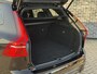 Volvo XC60 2.0 T8 Plug-in hybrid AWD Plus Black Edition | Adaptieve Cruise Control | Panoramadak | Stoel-/Stuur-/Voorruitverwarming | Dodehoek Detectie | 360° Parkeercamera | Harman Kardon Audio |
