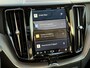 Volvo XC60 2.0 T8 Plug-in hybrid AWD Plus Black Edition | Adaptieve Cruise Control | Panoramadak | Stoel-/Stuur-/Voorruitverwarming | Dodehoek Detectie | 360° Parkeercamera | Harman Kardon Audio |