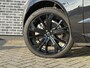 Volvo XC60 2.0 T8 Plug-in hybrid AWD Plus Black Edition | Adaptieve Cruise Control | Panoramadak | Stoel-/Stuur-/Voorruitverwarming | Dodehoek Detectie | 360° Parkeercamera | Harman Kardon Audio |