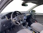 Volkswagen Tiguan 1.5 TSI Life Business Climate control | Trekhaak | Camera | Navigatie | Elektrische achterklep | Lichtmetalen velgen 19" | AutoHold |