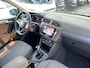 Volkswagen Tiguan 1.5 TSI Life Business Climate control | Trekhaak | Camera | Navigatie | Elektrische achterklep | Lichtmetalen velgen 19" | AutoHold |