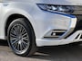 Mitsubishi Outlander 2.4 PHEV Instyle AWD S-AWC Automaat / Dealer onderhouden / 1.500 kg trekhaak / Schuifdak / Camera 360° / Navigatie / Adapt. CC / Premium Audio / Leder / Elektrische stoel & klep / Stuur-, stoel- en voorruitverwarming / Apple Carplay Android /