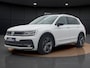 Volkswagen Tiguan 1.5 TSI Highline Business R | Pano dak | Elek Achterklep | Navigatie | Stoelverwarming | Camera | ACC | 19" |