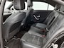 Mercedes-Benz A-klasse 180 Business Solution AMG Night Upgrade Automaat (PANO, SFEERVERLICHTING, STOELVERWARMING, CAMERA, 1e EIG)