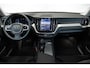 Volvo XC60 T6 Plug-in hybrid AWD Plus Dark | Trekhaak | Verwarmbare voorstoelen+stuurwiel+achterbank | Premium audio by Harman Kardon | Rondom zichtcamera | 19 inch lichtmetalen velgen | Google Infotainment |