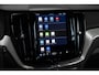 Volvo XC60 T6 Plug-in hybrid AWD Plus Dark | Trekhaak | Verwarmbare voorstoelen+stuurwiel+achterbank | Premium audio by Harman Kardon | Rondom zichtcamera | 19 inch lichtmetalen velgen | Google Infotainment |