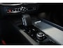 Volvo XC60 T6 Plug-in hybrid AWD Plus Dark | Trekhaak | Verwarmbare voorstoelen+stuurwiel+achterbank | Premium audio by Harman Kardon | Rondom zichtcamera | 19 inch lichtmetalen velgen | Google Infotainment |
