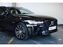 Volvo V60 T6 Plug-in hybrid AWD Plus Dark | Stoelverwarming | 360° parkeercamera | Stoelverwarming | Semi-Electrische wegklapbare trekhaak | Parkeersensoren voor + achter | Google infotainment | Nappa Lederenbekleding