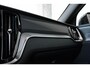 Volvo V60 T6 Plug-in hybrid AWD Plus Dark | Stoelverwarming | 360° parkeercamera | Stoelverwarming | Semi-Electrische wegklapbare trekhaak | Parkeersensoren voor + achter | Google infotainment | Nappa Lederenbekleding