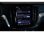 Volvo V60 T6 Plug-in hybrid AWD Plus Dark | Stoelverwarming | 360° parkeercamera | Stoelverwarming | Semi-Electrische wegklapbare trekhaak | Parkeersensoren voor + achter | Google infotainment | Nappa Lederenbekleding