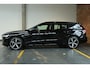 Volvo V60 T6 Plug-in hybrid AWD Plus Dark | Stoelverwarming | 360° parkeercamera | Stoelverwarming | Semi-Electrische wegklapbare trekhaak | Parkeersensoren voor + achter | Google infotainment | Nappa Lederenbekleding